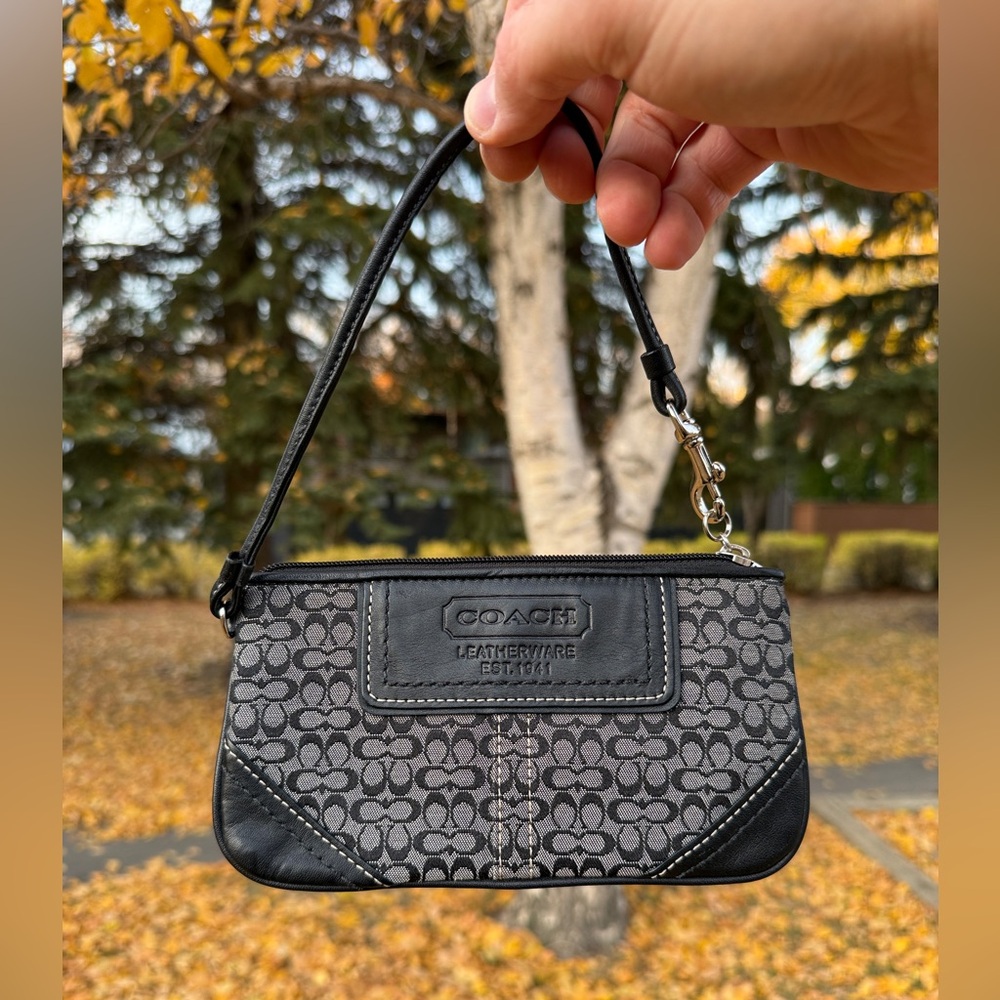 Vintage Coach Jacquard Canvas Wristlet